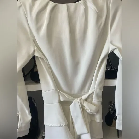 Beautiful white top - Picture 6 of 13